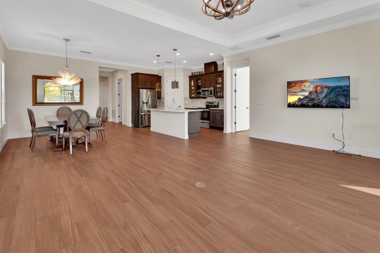 Image 5 of 37 For 6287 Woodhaven Village Drive