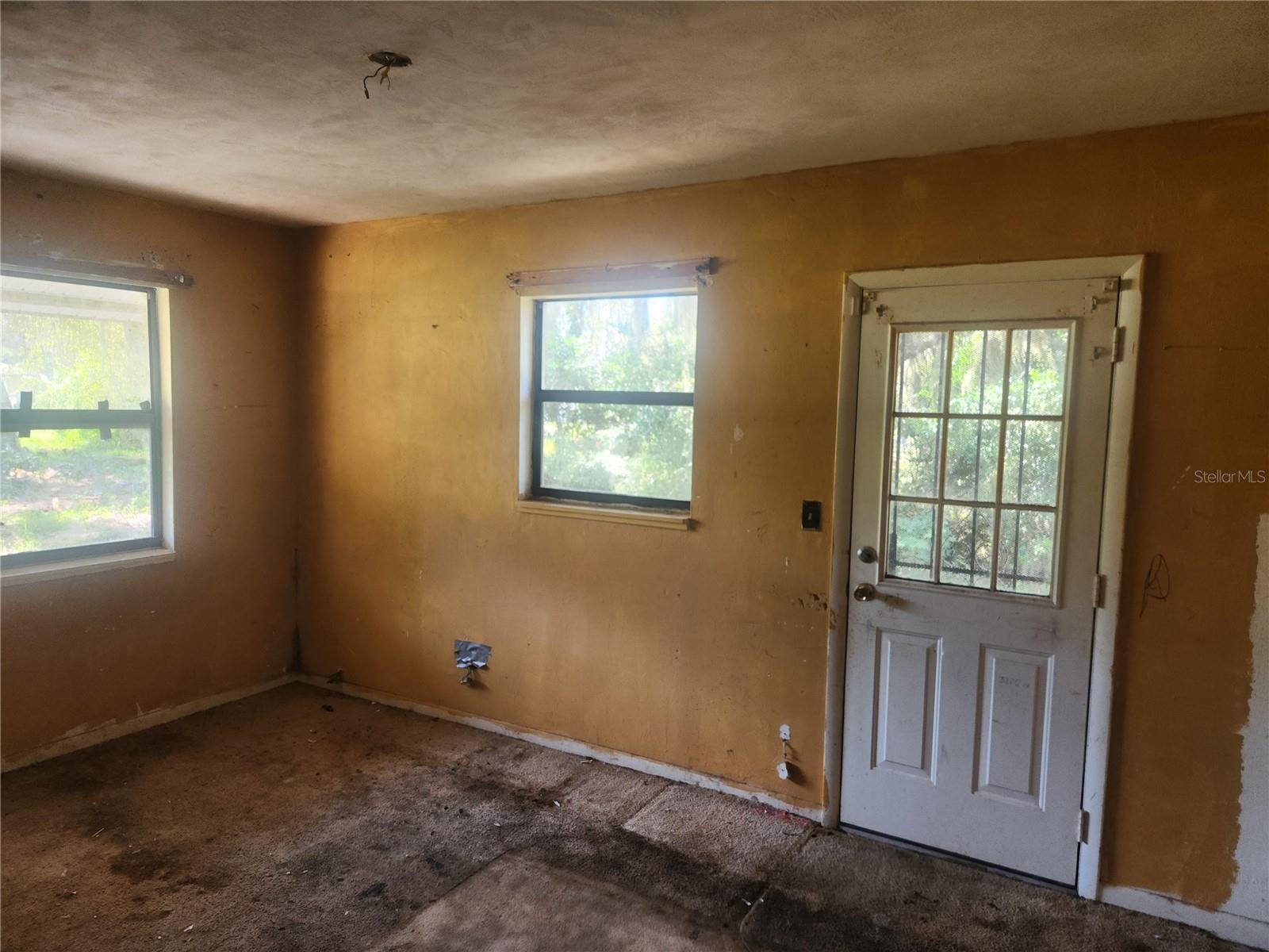 Image 16 of 21 For 5060 Fairport Avenue