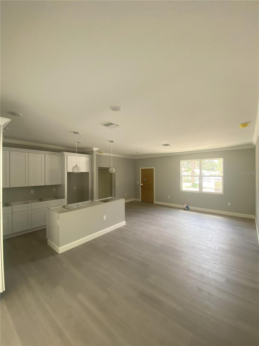Image 4 of 10 For 221 Euclid Avenue