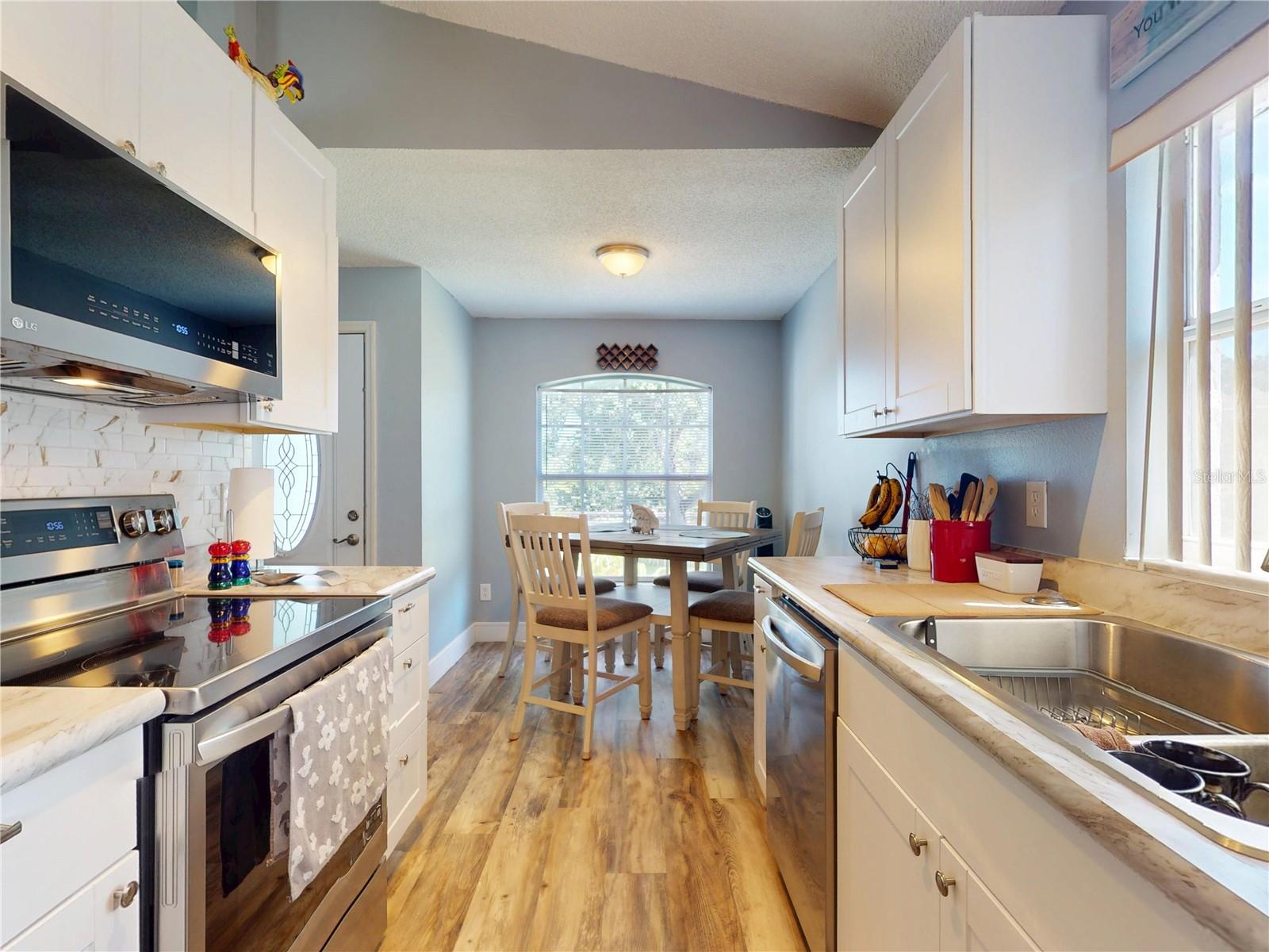 Image 11 of 62 For 460 Green Street