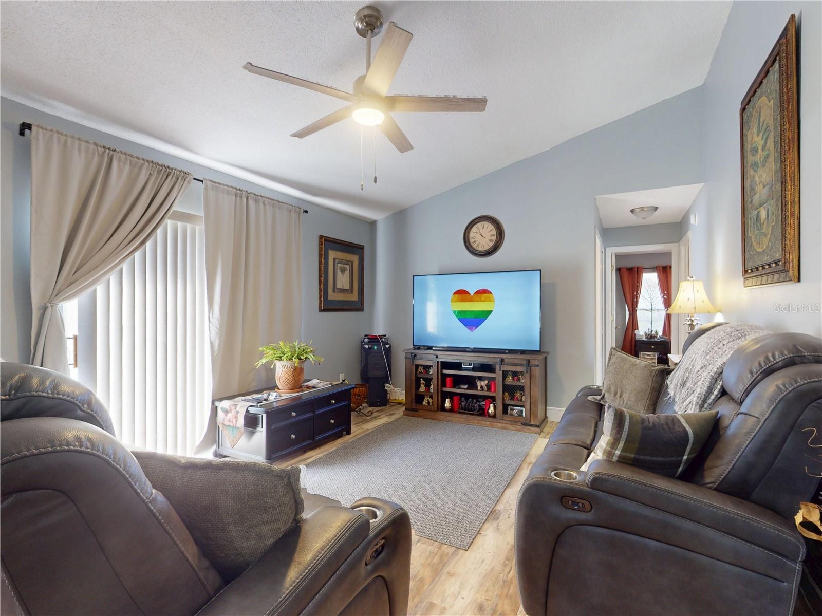 Image 14 of 62 For 460 Green Street