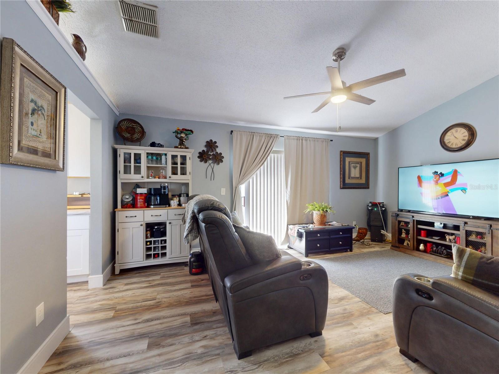 Image 16 of 62 For 460 Green Street