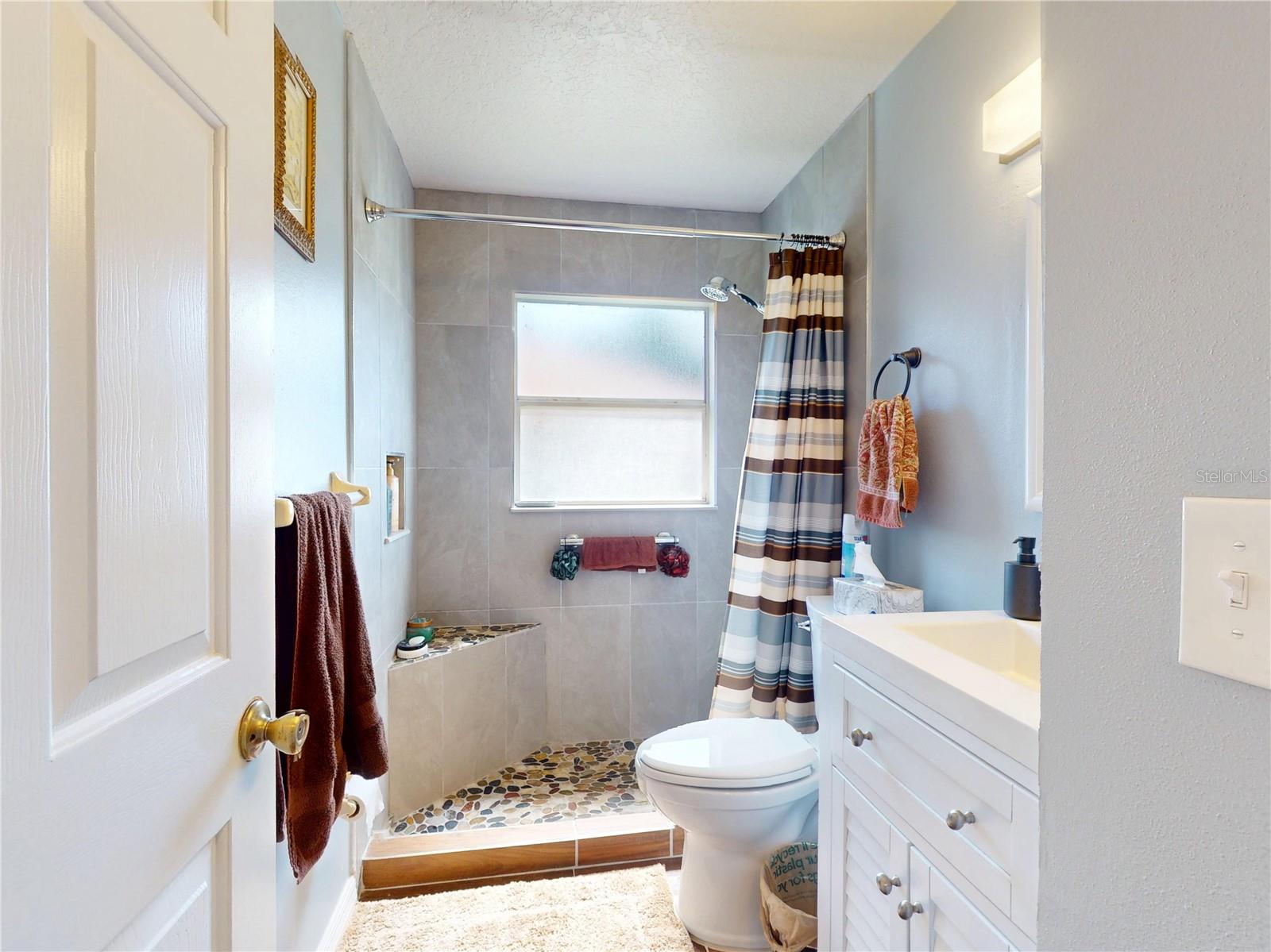 Image 33 of 62 For 460 Green Street