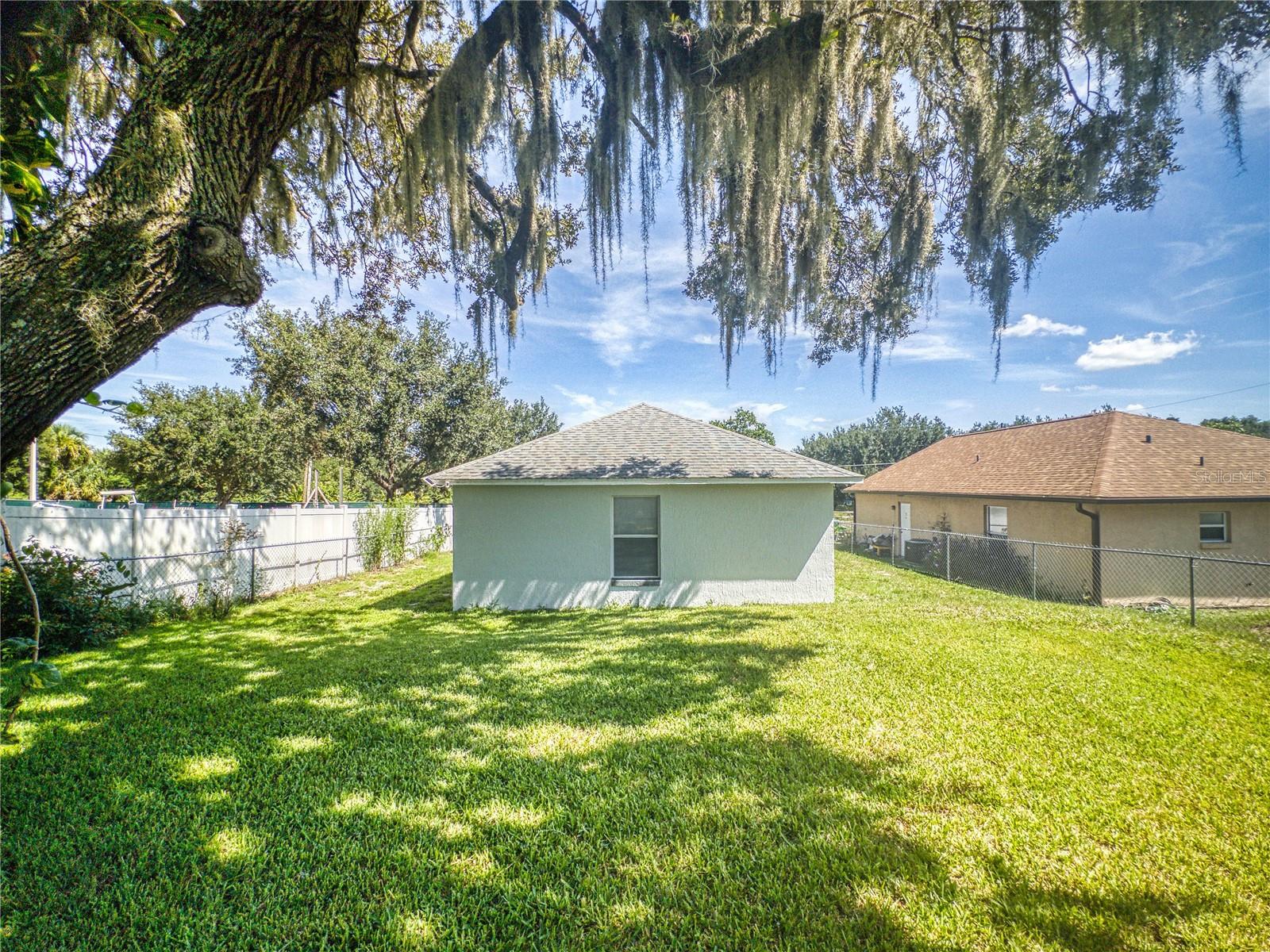 Image 45 of 62 For 460 Green Street