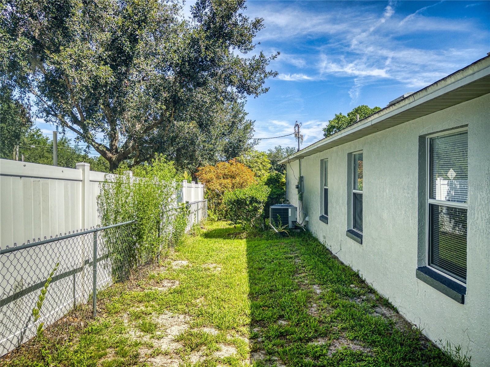 Image 49 of 62 For 460 Green Street
