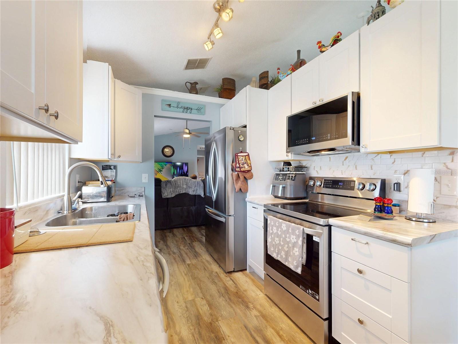 Image 7 of 62 For 460 Green Street