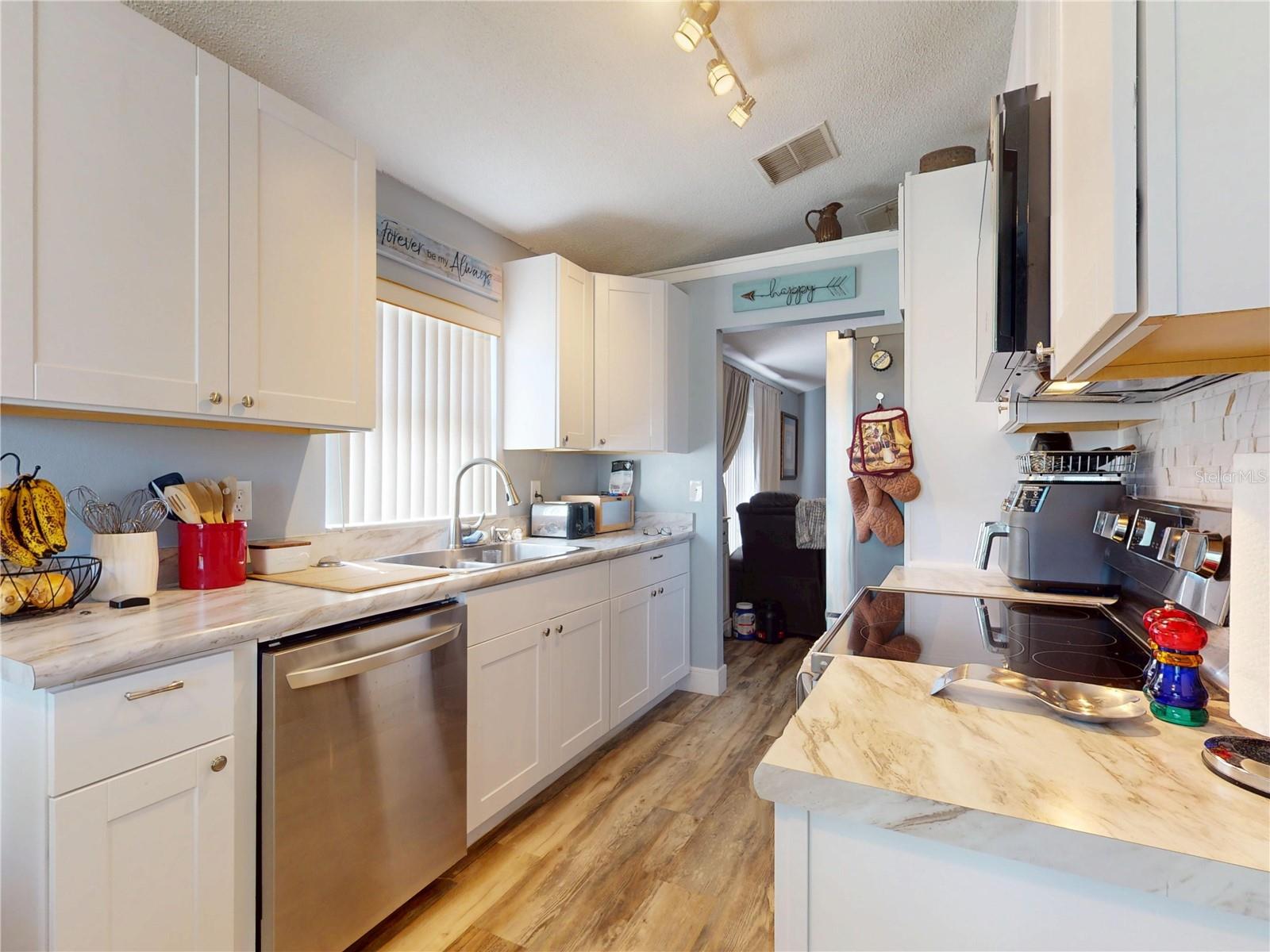 Image 8 of 62 For 460 Green Street