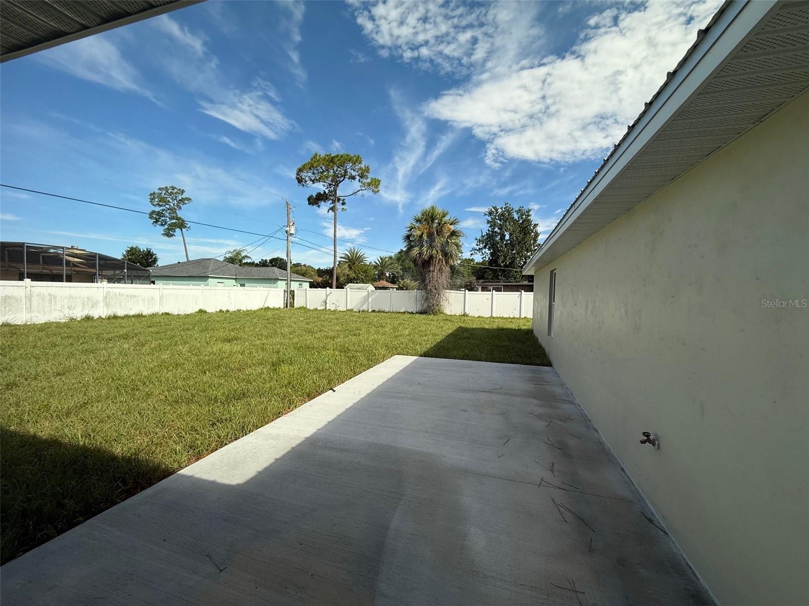 Image 3 of 22 For 3046 Woodland Drive
