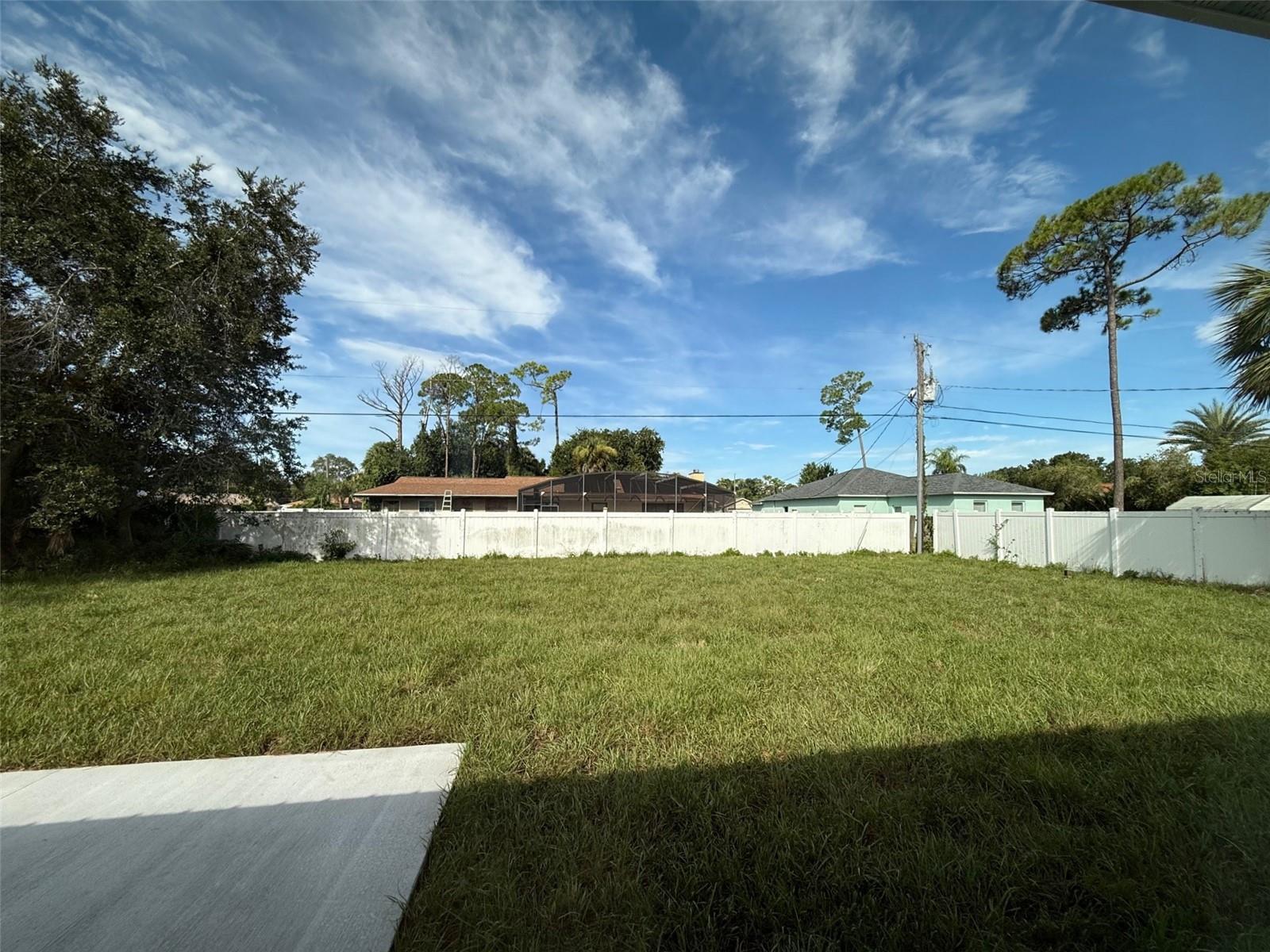 Image 5 of 22 For 3046 Woodland Drive
