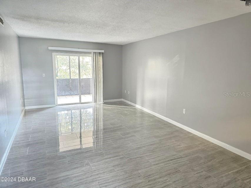 Image 10 of 16 For 640 Nova Road 409