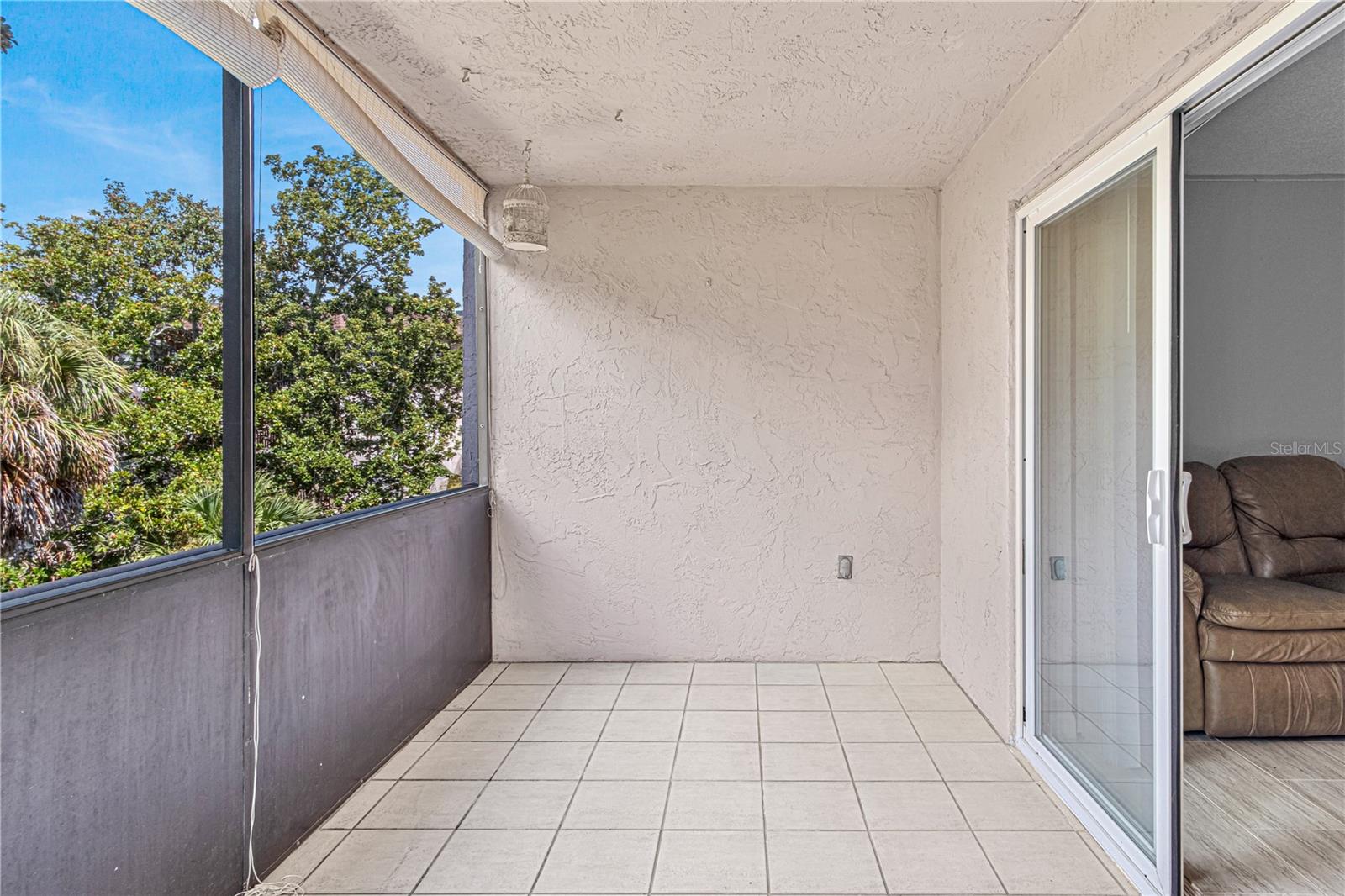 Image 19 of 33 For 640 Nova Road 409