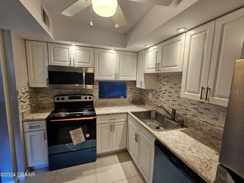 Image 4 of 16 For 640 Nova Road 409