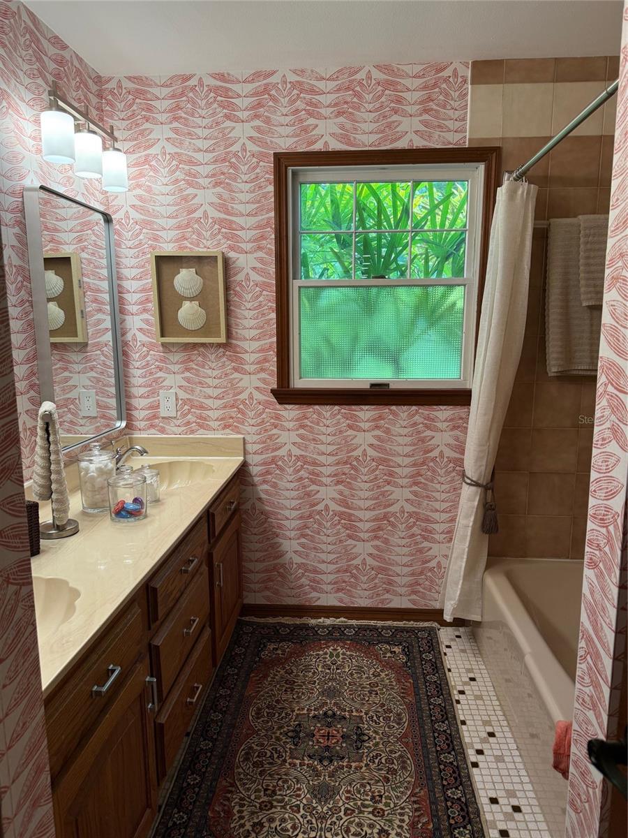 Image 6 of 26 For 2096 Chinaberry Lane