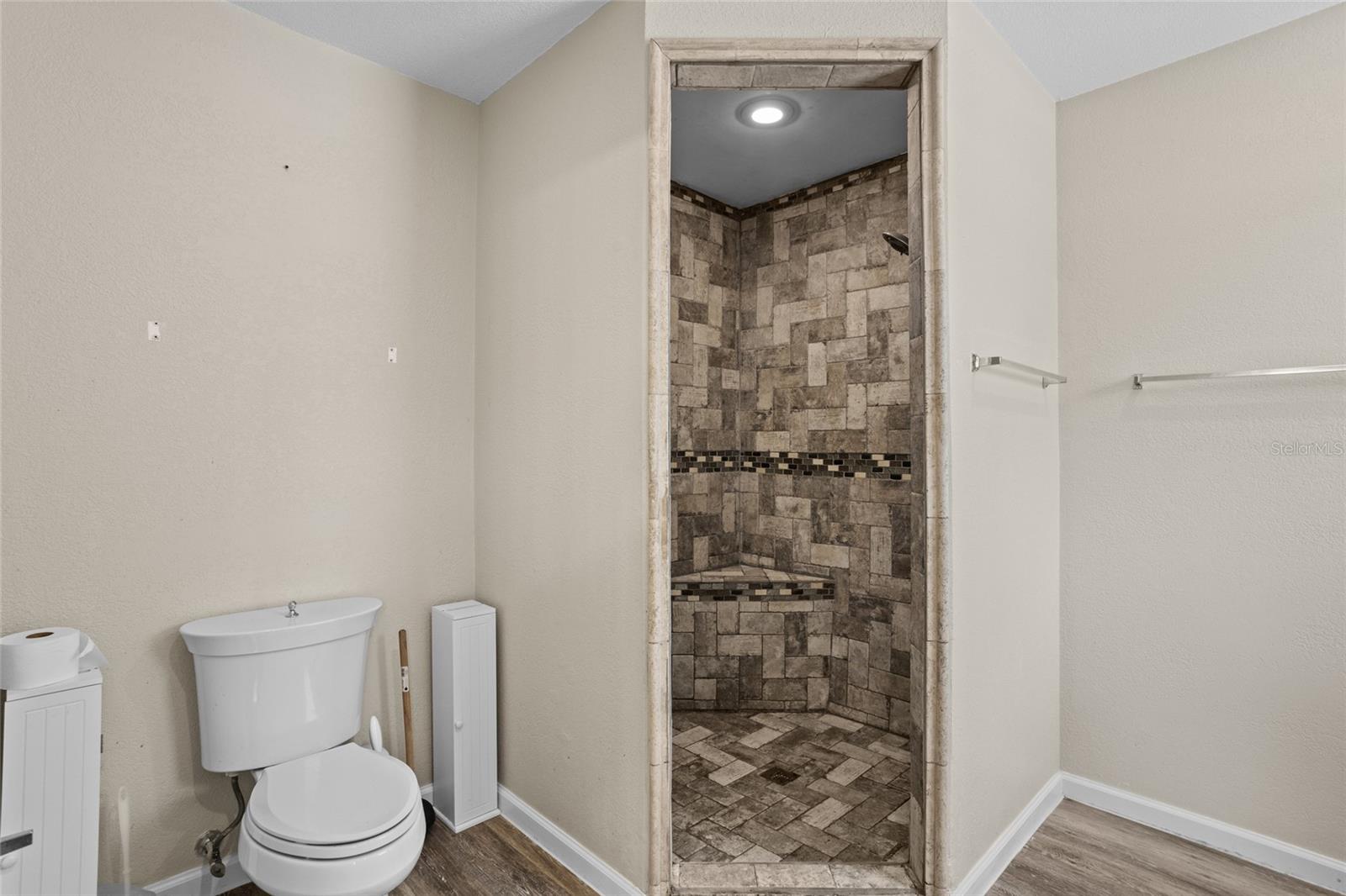 Image 39 of 63 For 2323 Goodman Road