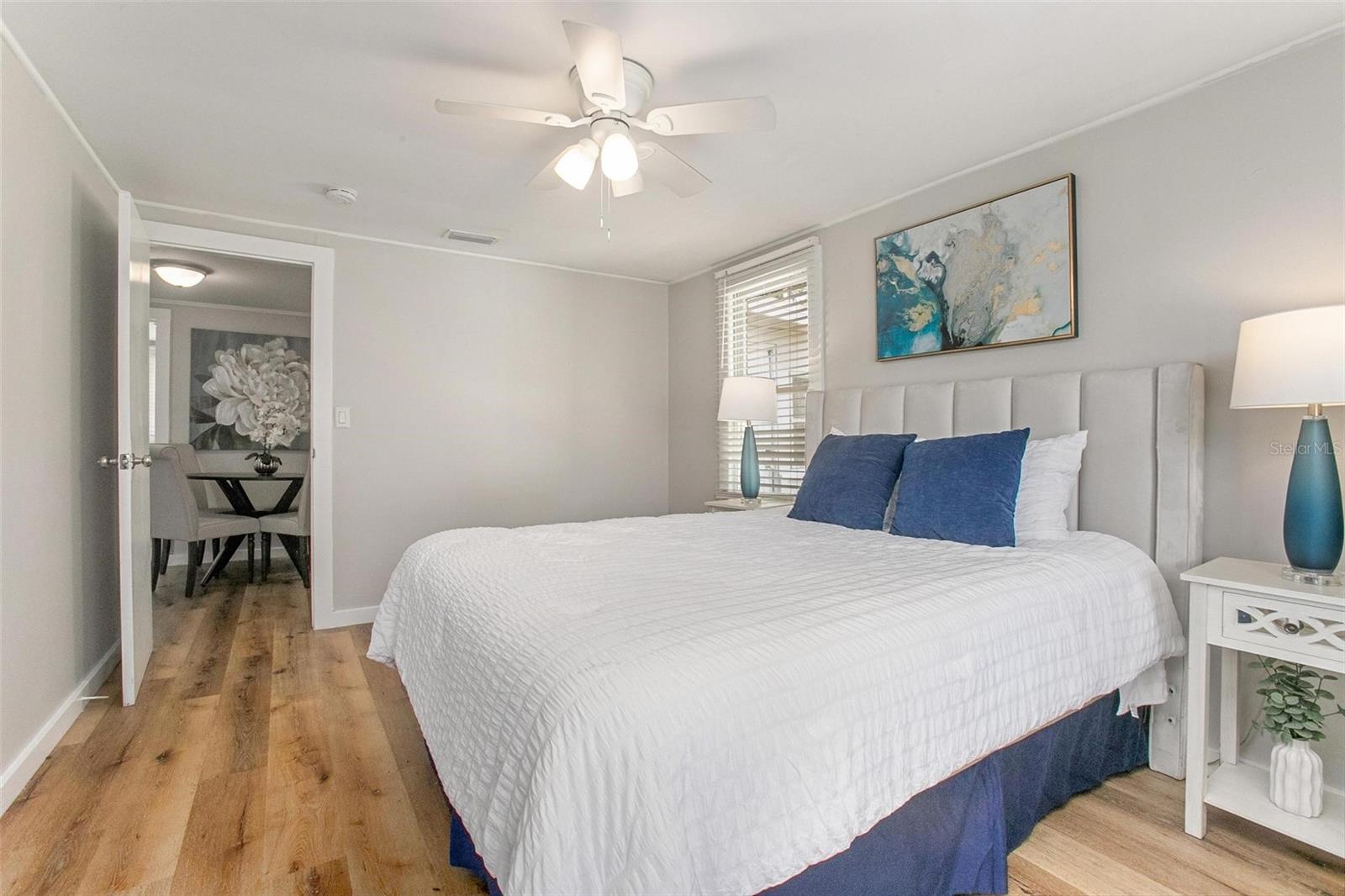 Image 12 of 21 For 1091 Carpenter Avenue