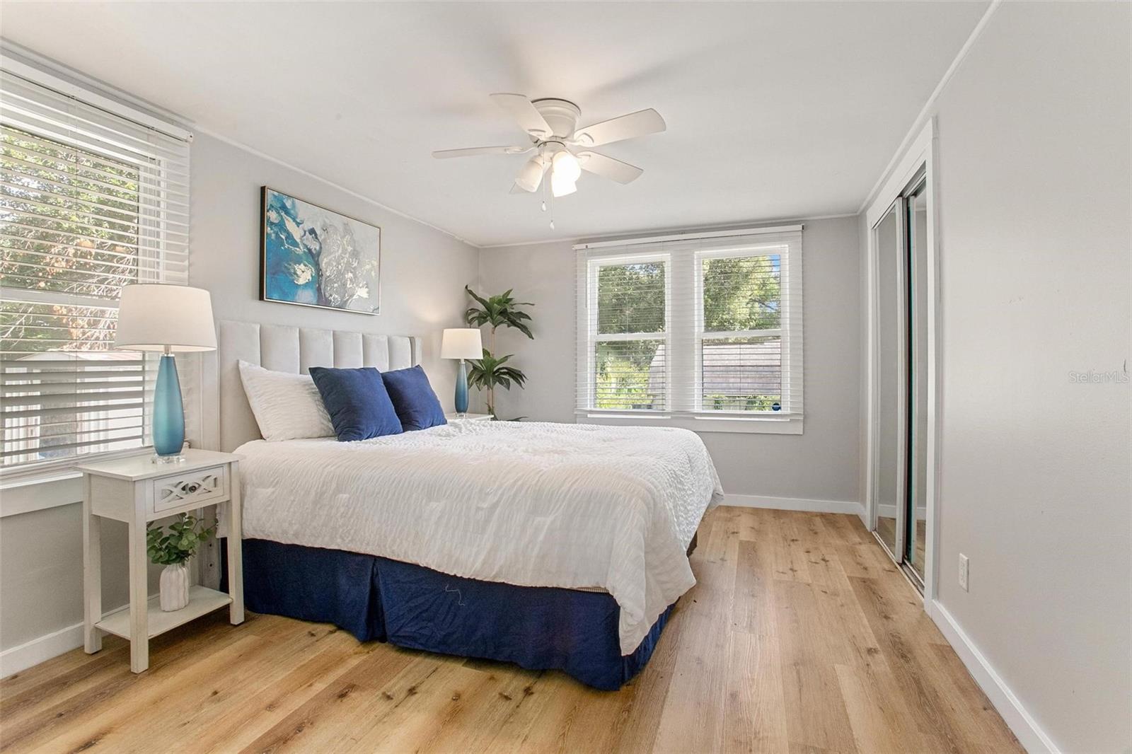 Image 13 of 21 For 1091 Carpenter Avenue