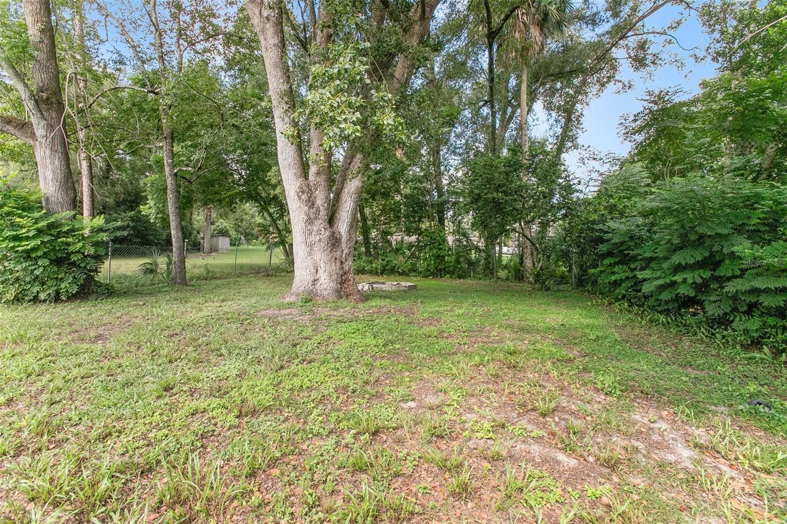 Image 3 of 21 For 1091 Carpenter Avenue