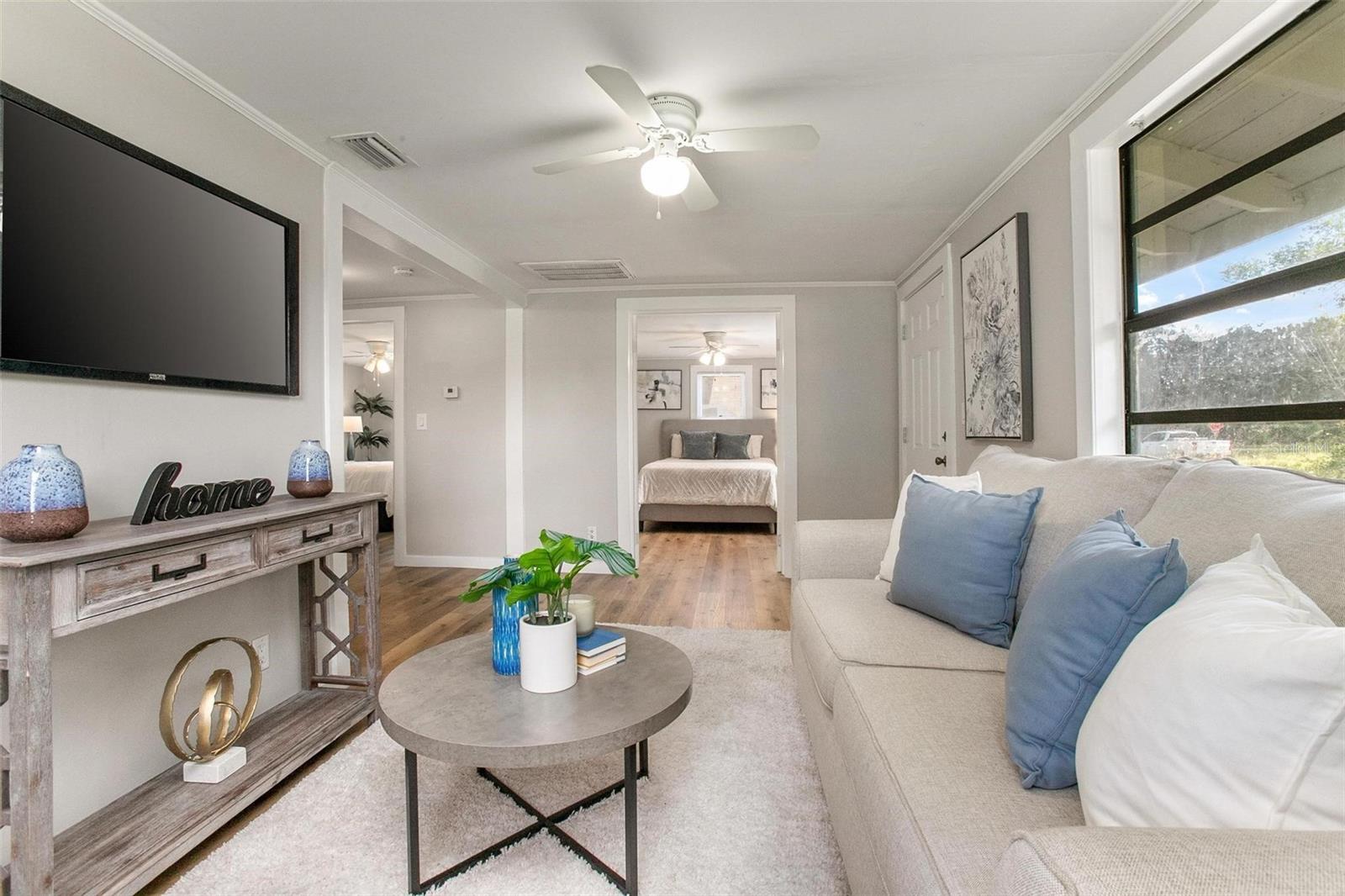 Image 7 of 21 For 1091 Carpenter Avenue