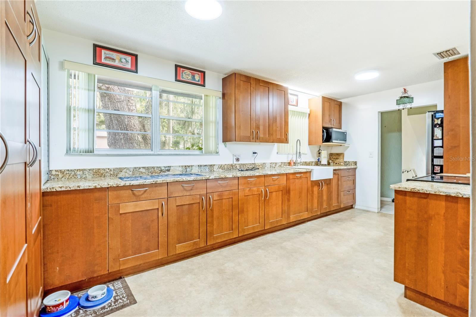 Image 4 of 41 For 24 Oak Street