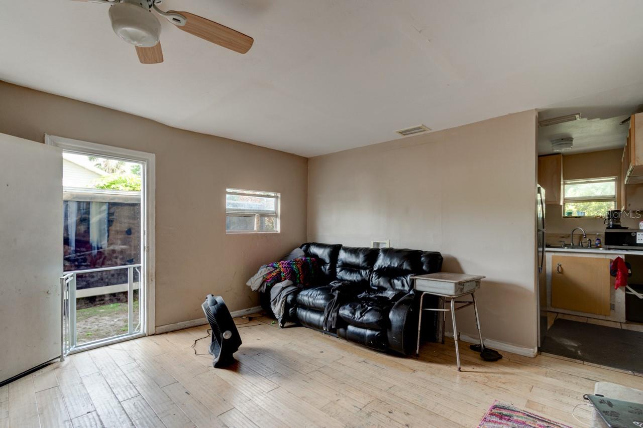 Image 14 of 22 For 326 Jefferson Street