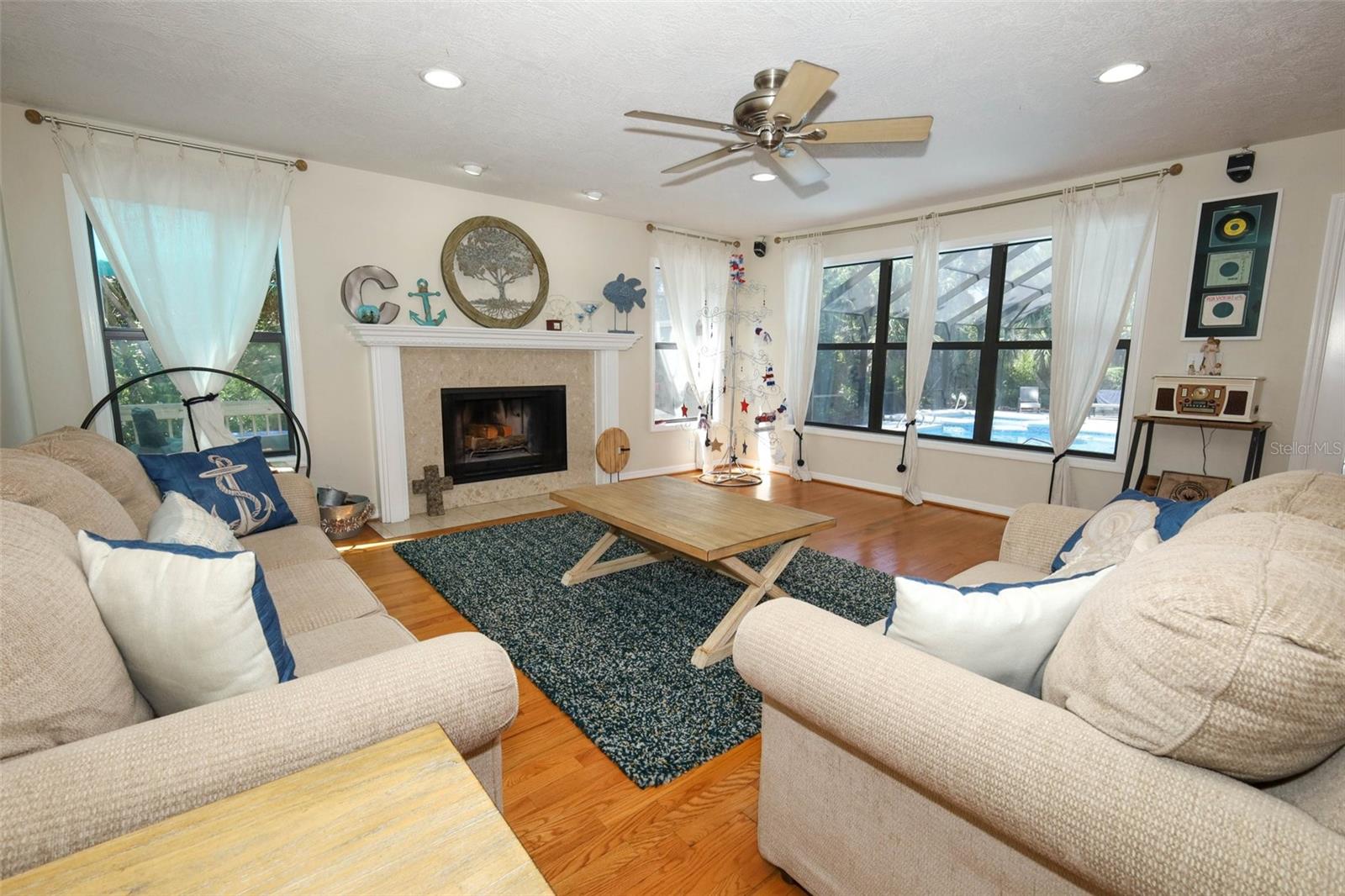 Image 17 of 59 For 308 River Bluff Drive