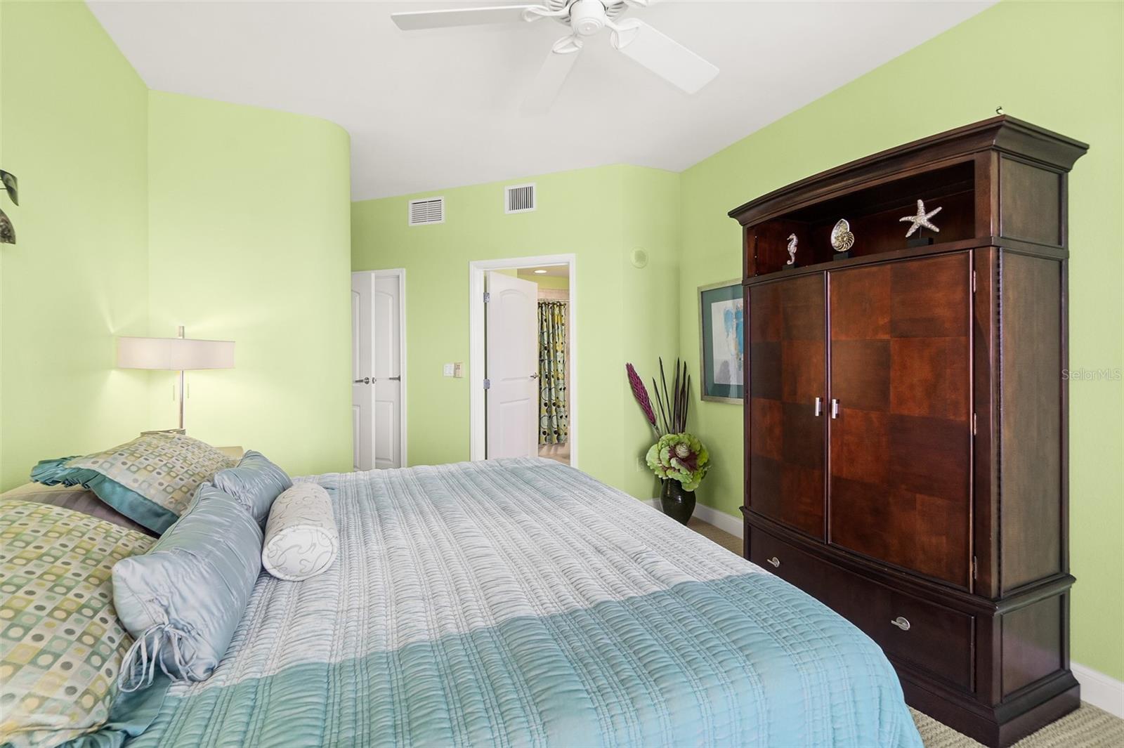 Image 41 of 84 For 3703 Atlantic Avenue 1007