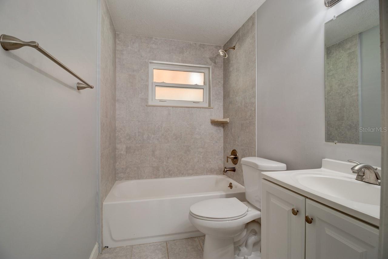 Image 17 of 23 For 635 Lanvale Avenue