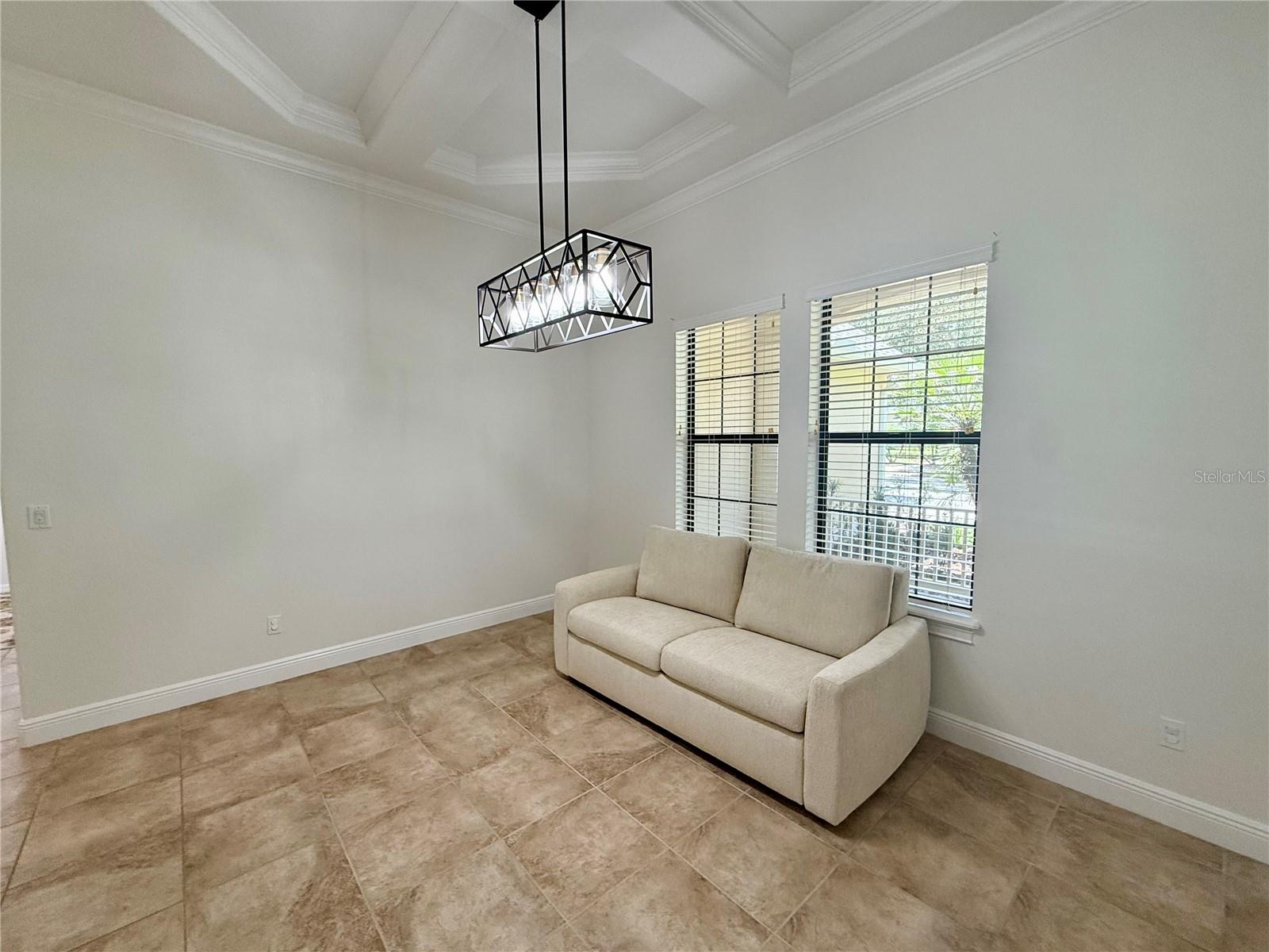 Image 7 of 84 For 502 Victoria Hills Drive