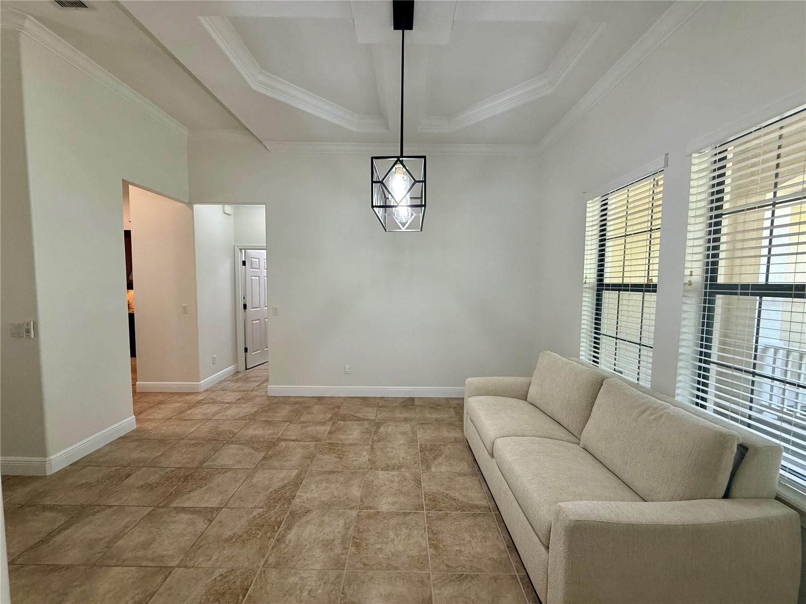Image 8 of 84 For 502 Victoria Hills Drive