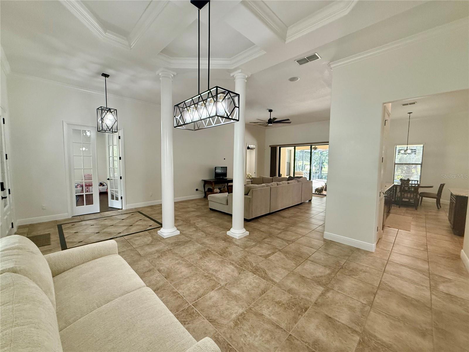 Image 9 of 84 For 502 Victoria Hills Drive