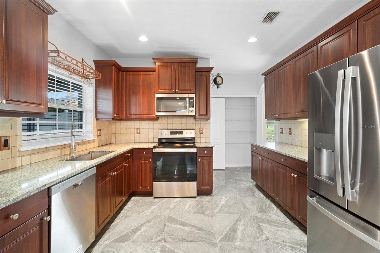 Image 10 of 45 For 524 Quail View Court