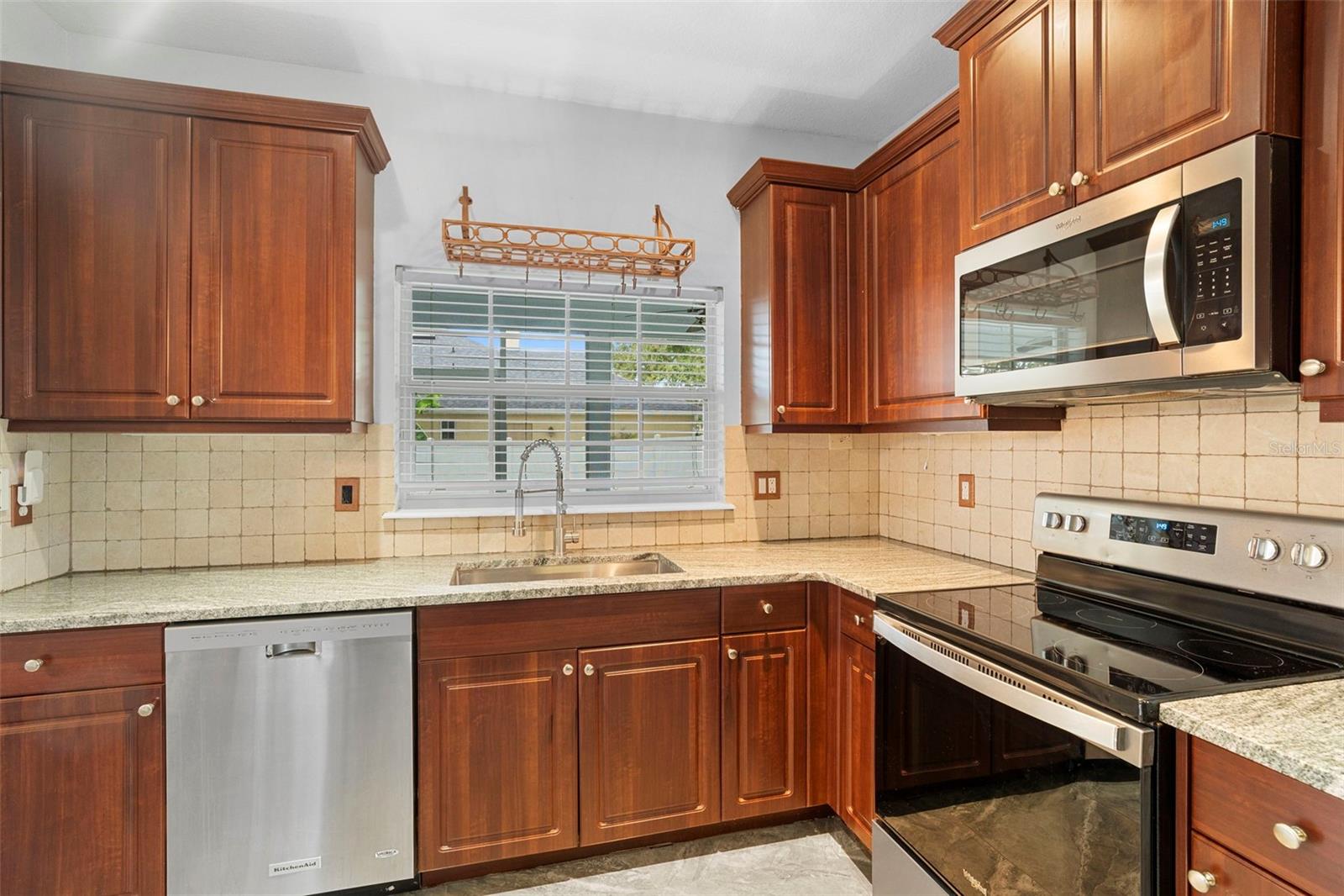 Image 12 of 45 For 524 Quail View Court