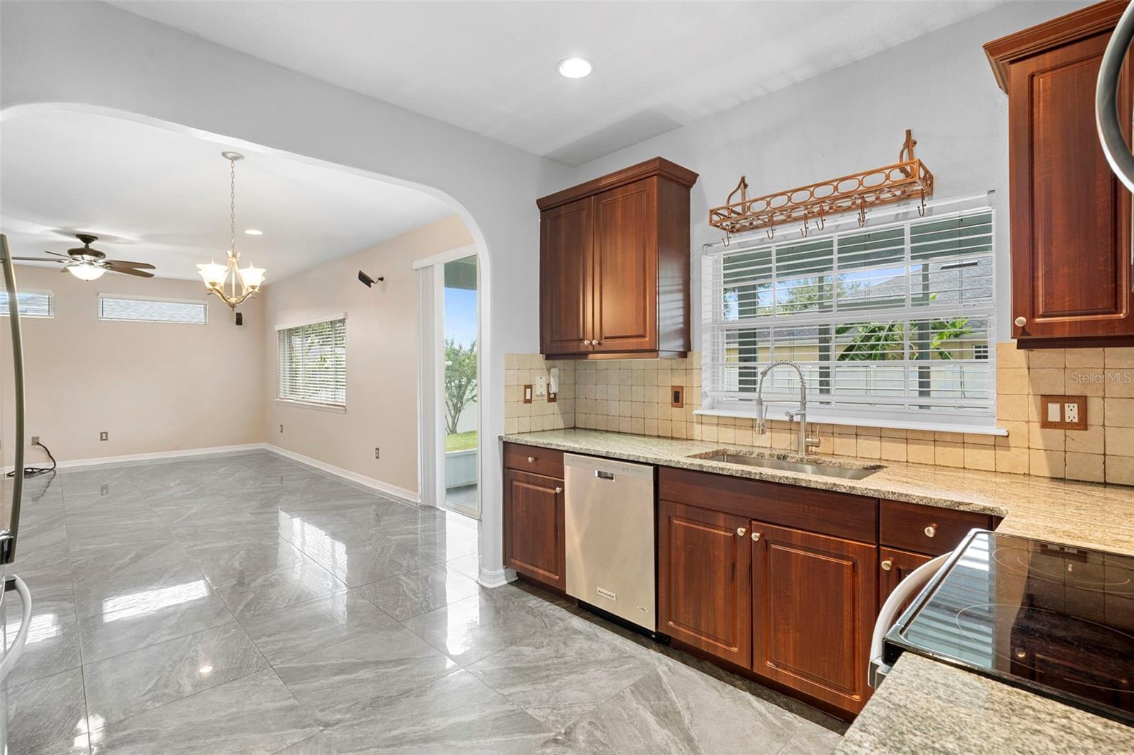 Image 13 of 45 For 524 Quail View Court