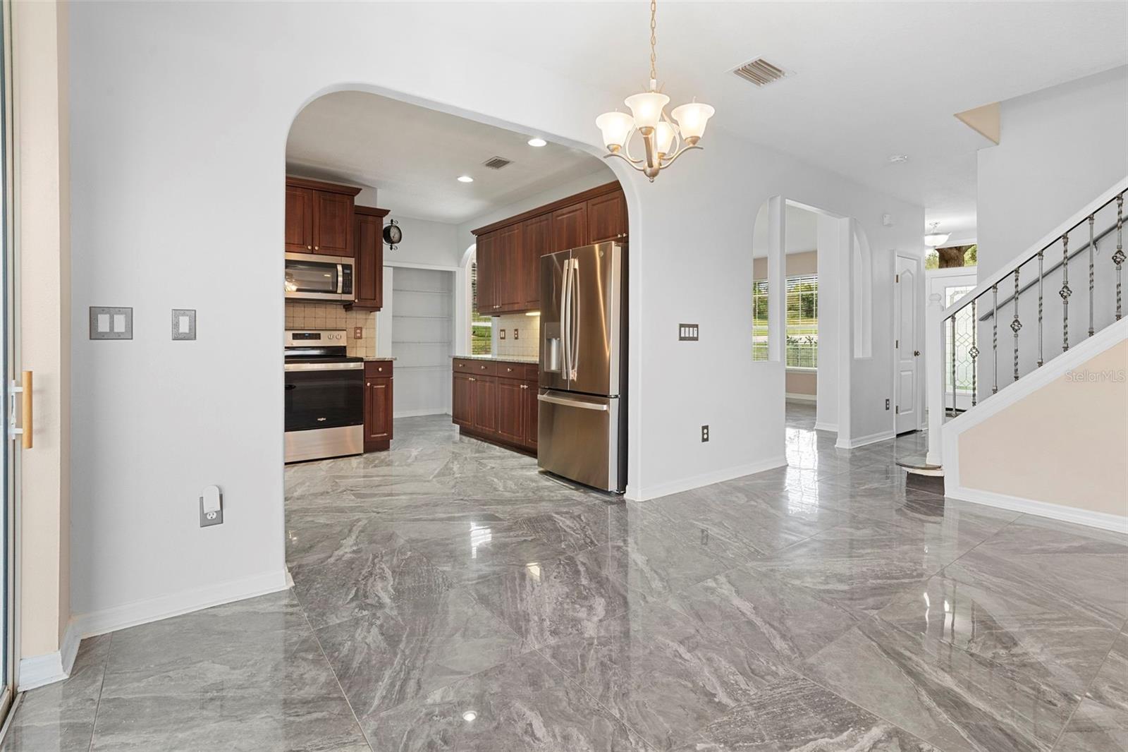 Image 17 of 45 For 524 Quail View Court