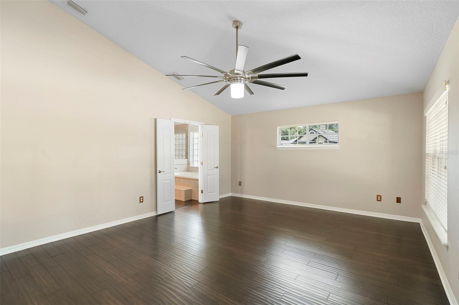 Image 23 of 45 For 524 Quail View Court