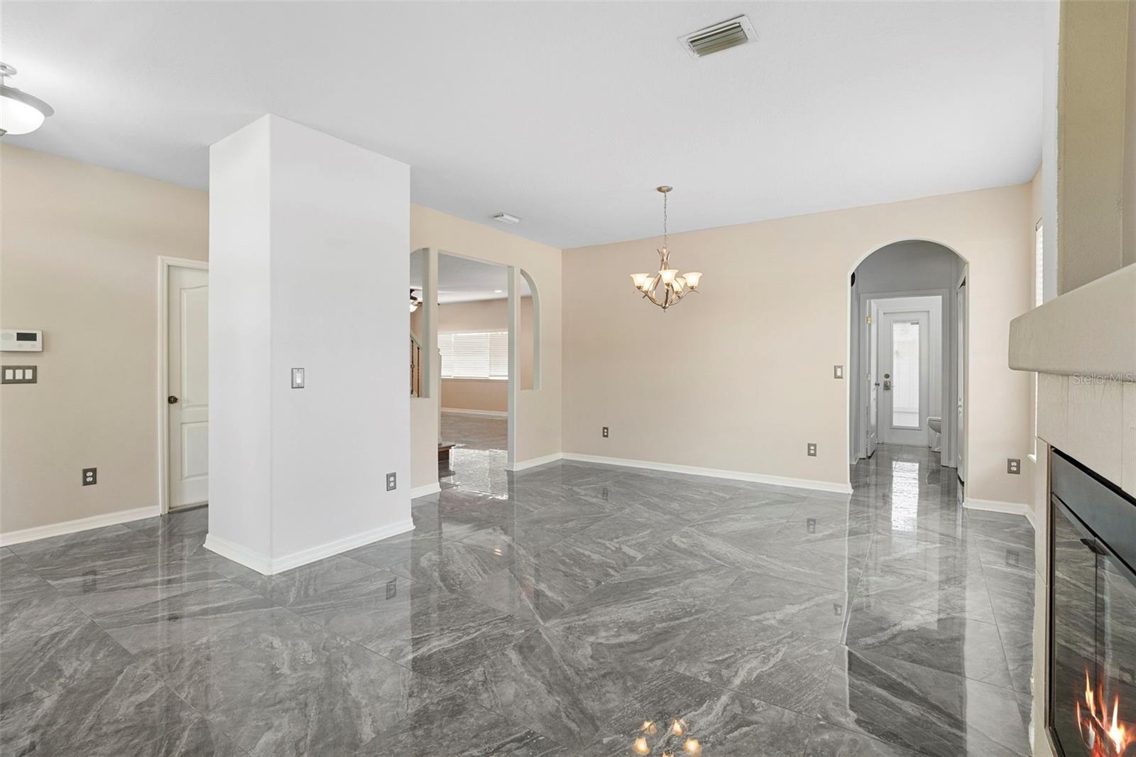 Image 7 of 45 For 524 Quail View Court