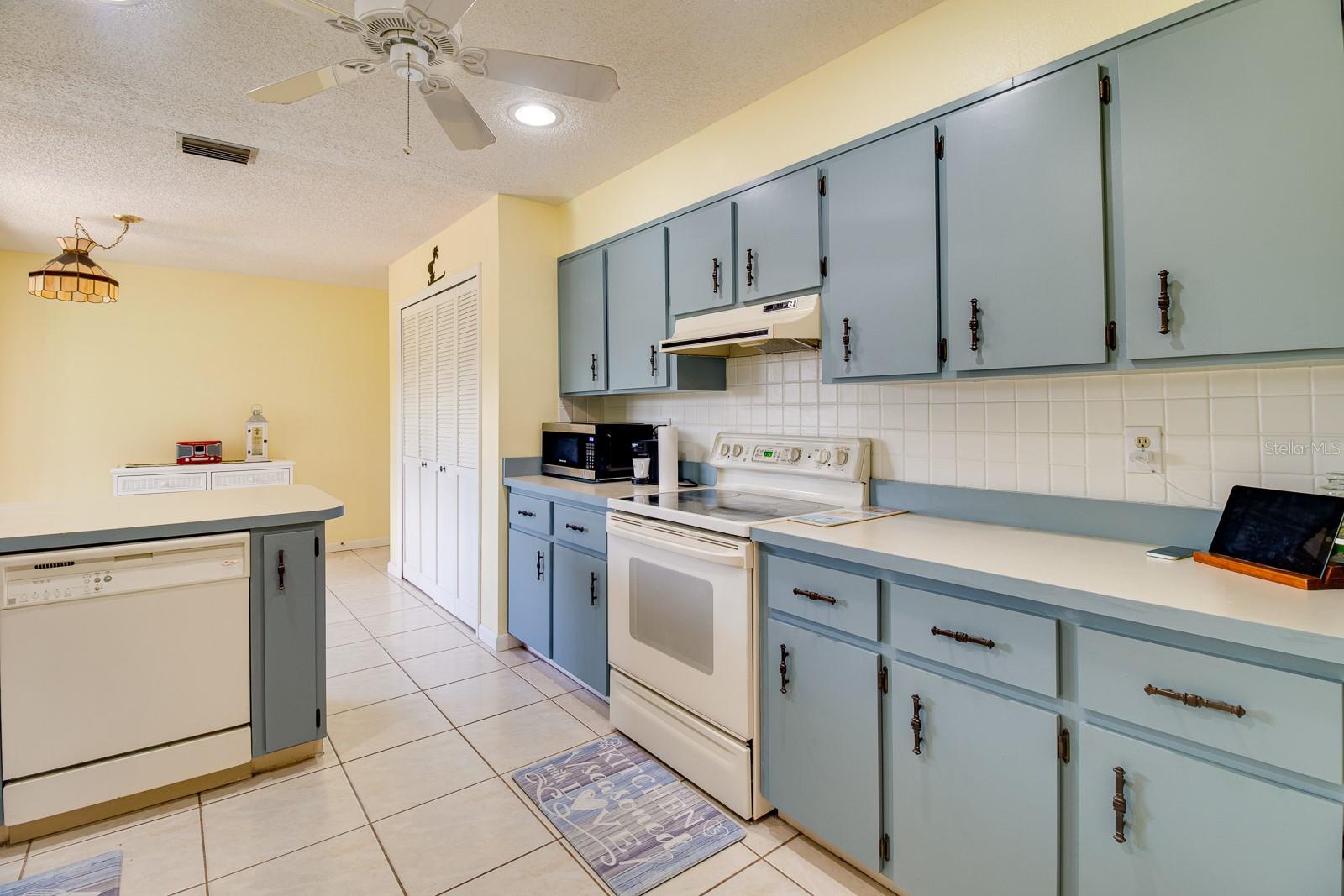 Image 8 of 33 For 1364 Puritan Street