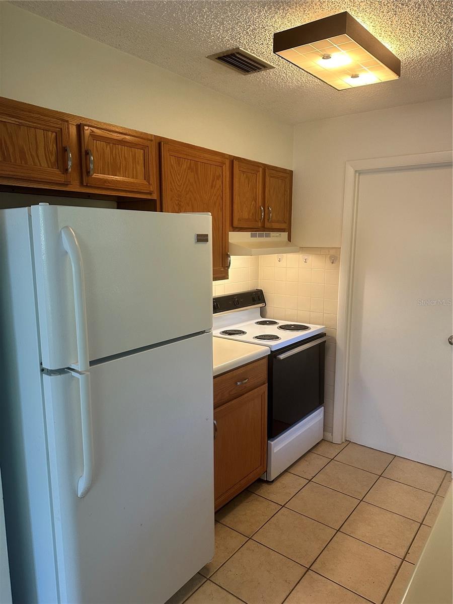 Image 4 of 7 For 221 Adelle Avenue