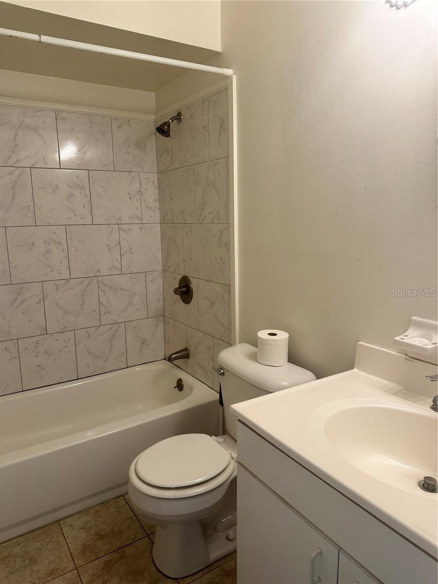 Image 6 of 7 For 221 Adelle Avenue
