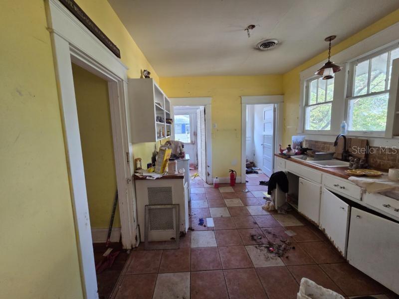 Image 3 of 10 For 339 Central Avenue