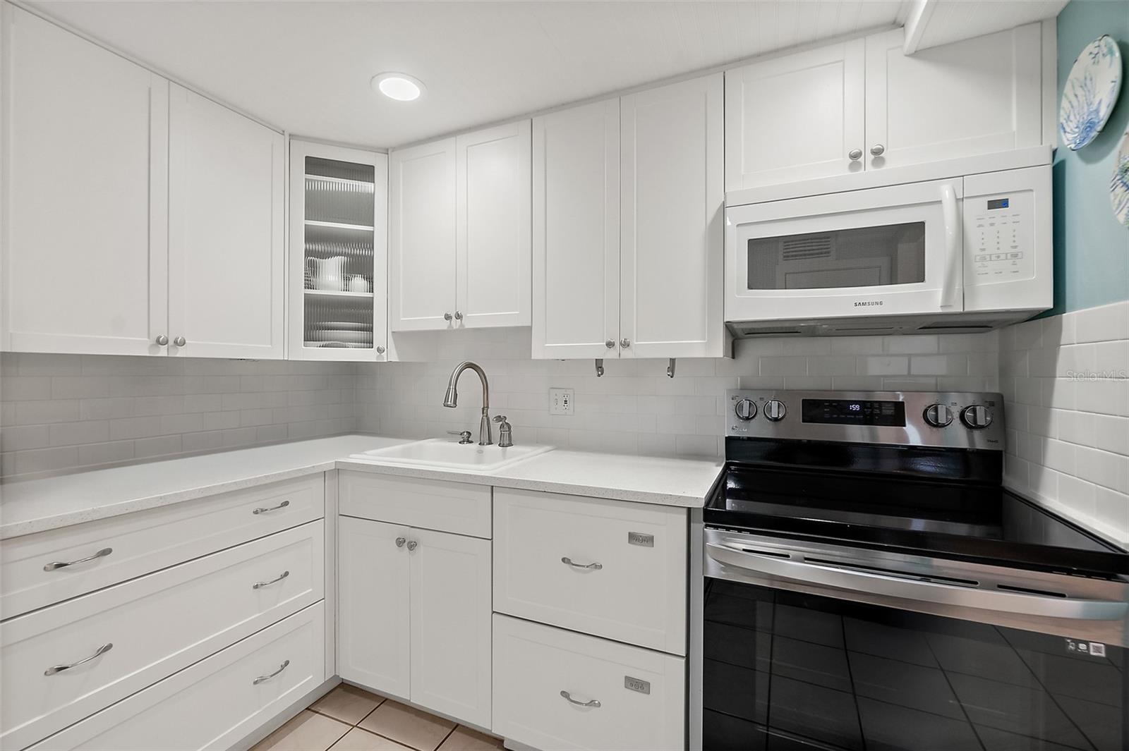 Image 12 of 59 For 925 Halifax Avenue 102