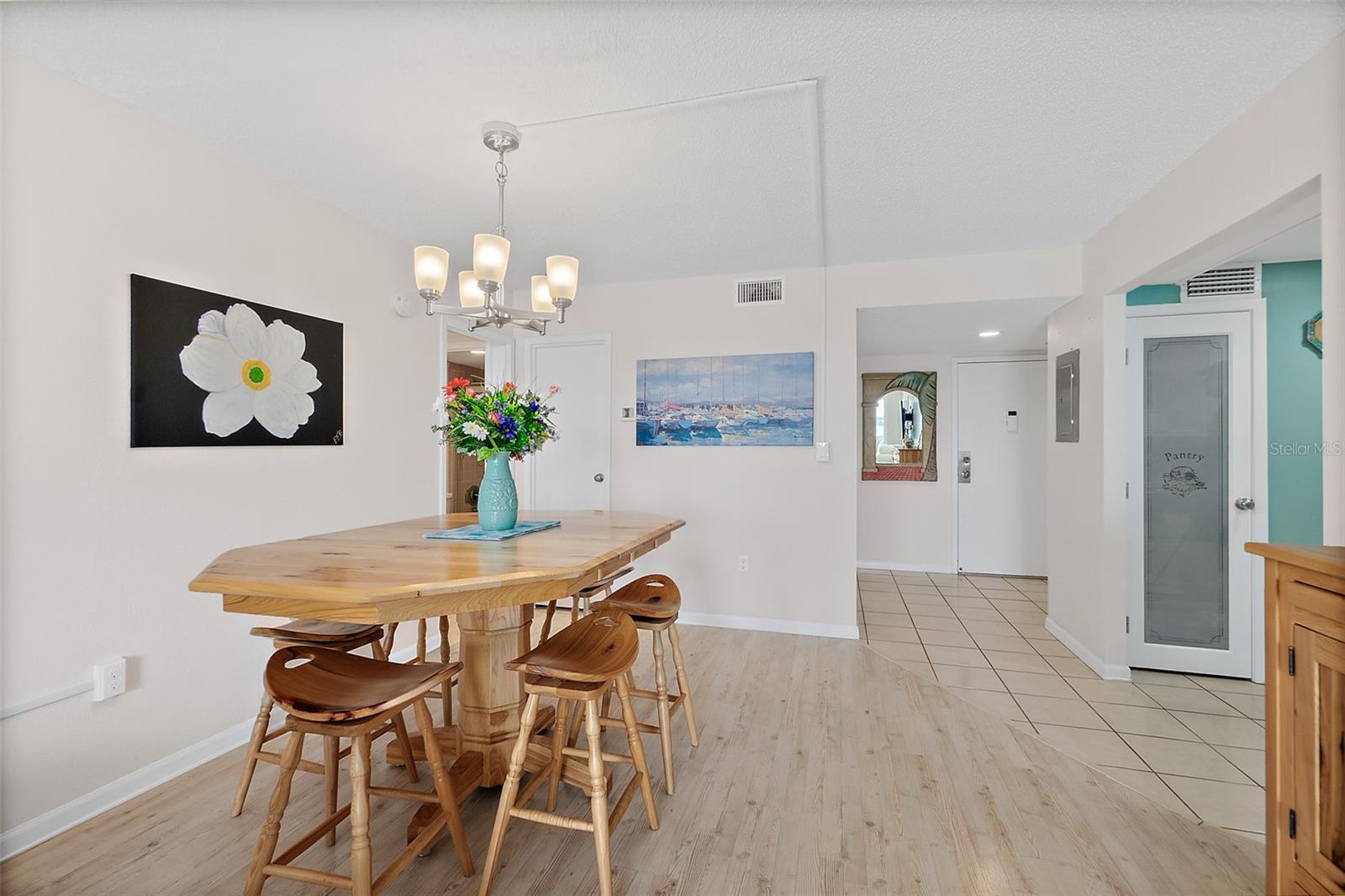 Image 8 of 59 For 925 Halifax Avenue 102