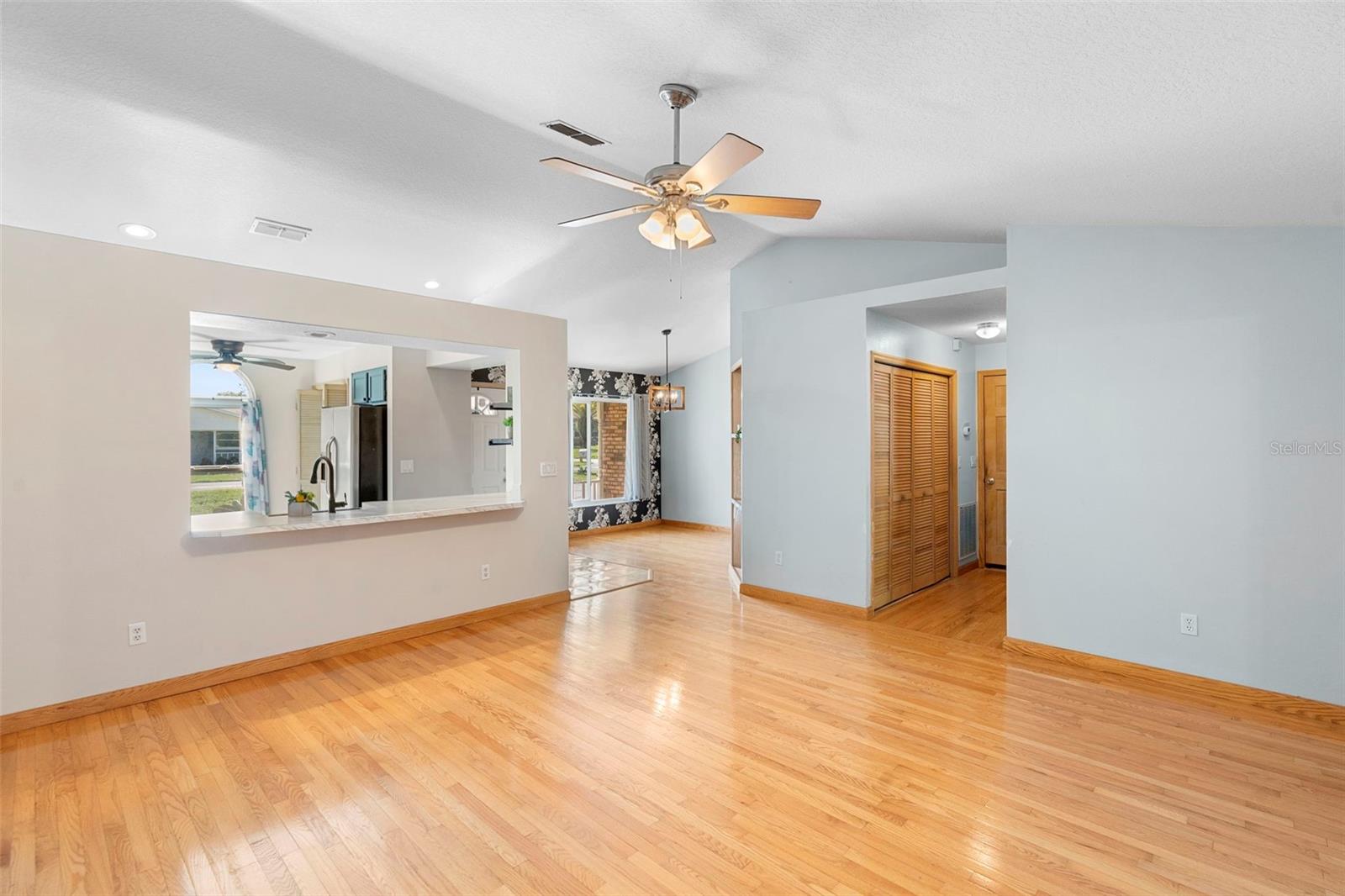 Image 12 of 40 For 320 Woodward Avenue