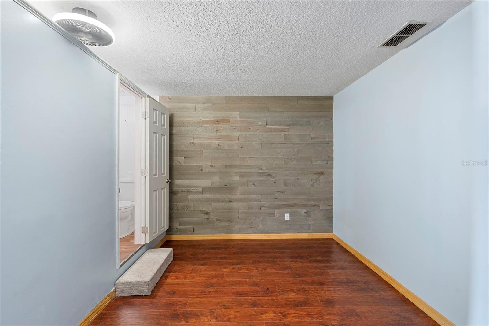 Image 19 of 40 For 320 Woodward Avenue
