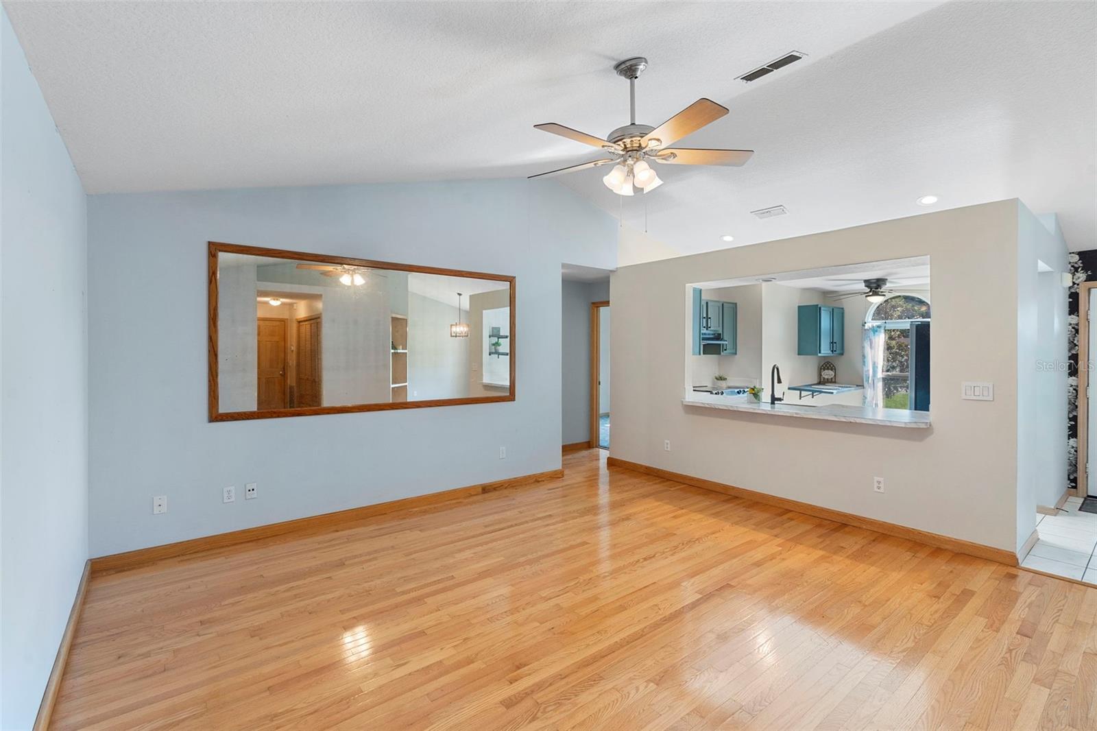Image 9 of 40 For 320 Woodward Avenue