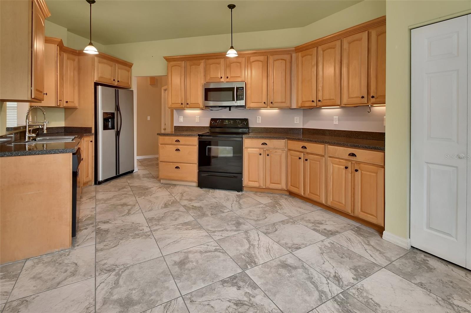 Image 13 of 50 For 1625 Meadowville Road