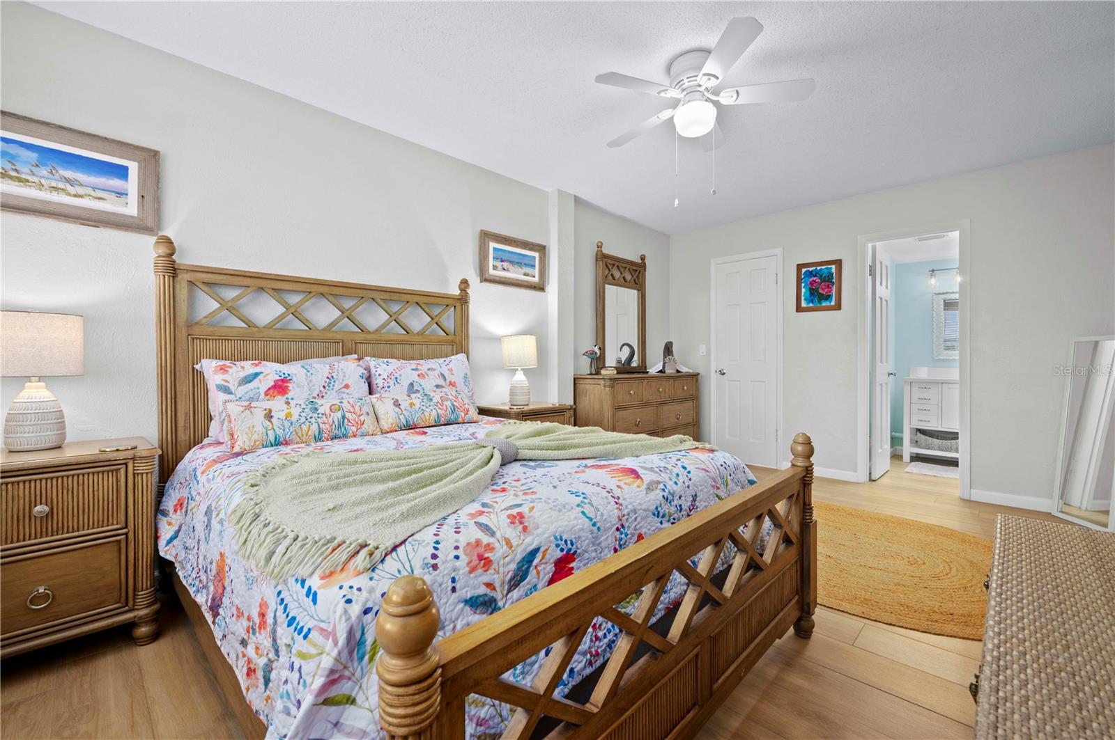 Image 21 of 42 For 3800 Saxon Drive 19b