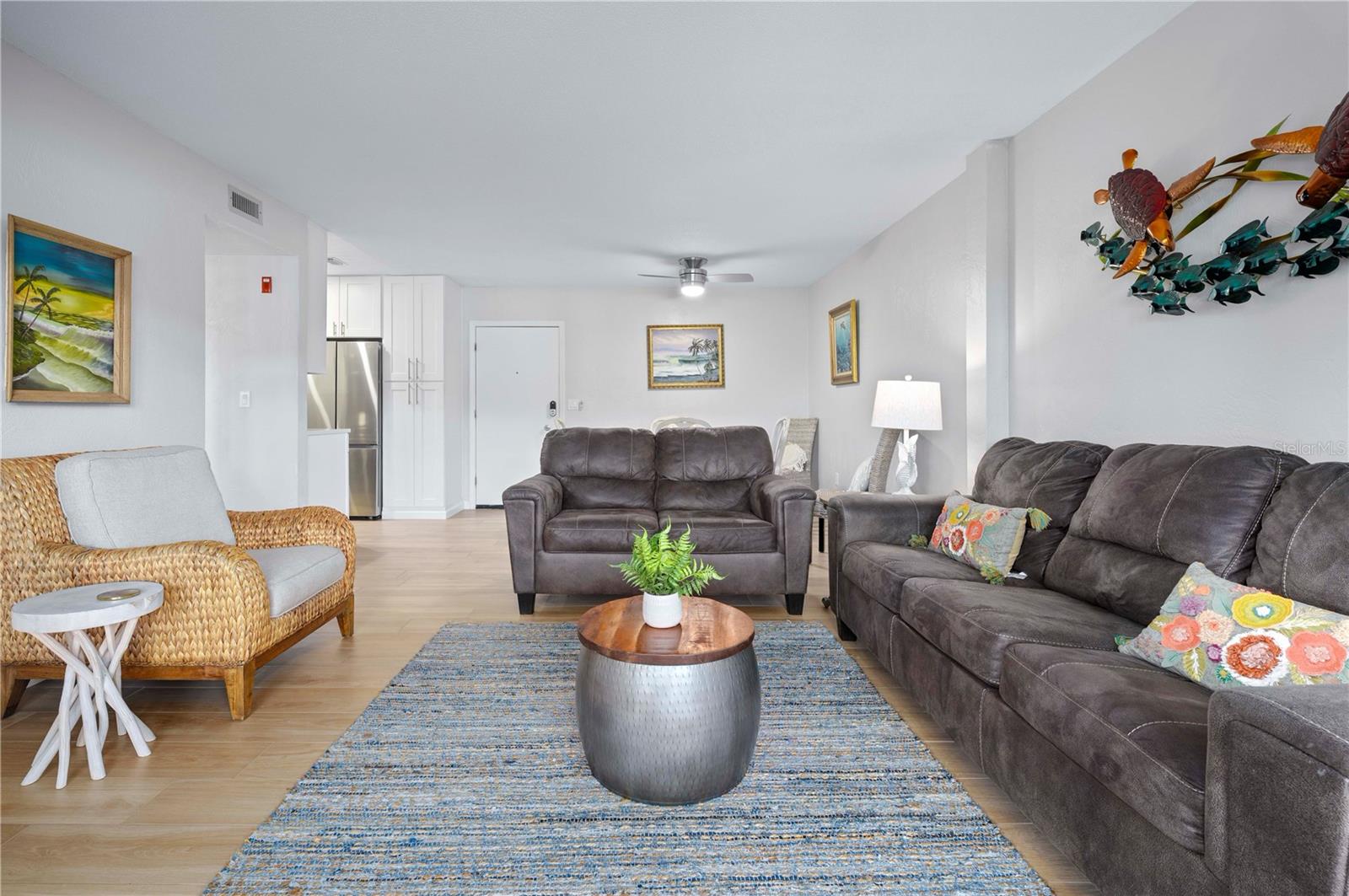 Image 6 of 42 For 3800 Saxon Drive 19b