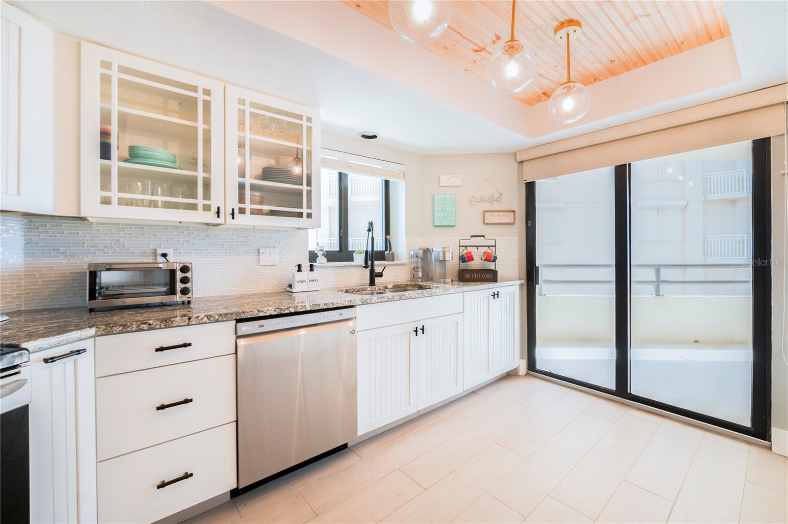Image 9 of 37 For 3855 Atlantic Avenue 401