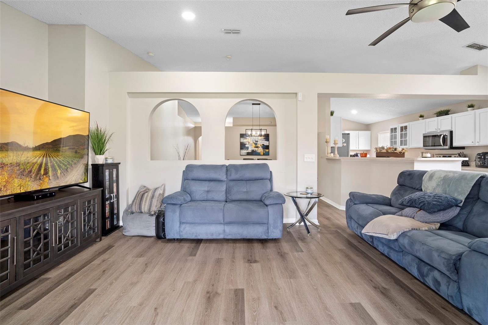 Image 20 of 47 For 110 Monterey Oaks Drive